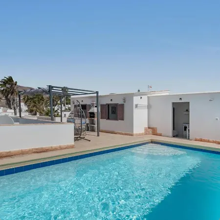 Casa Aurora Private With Heated Pool Güime