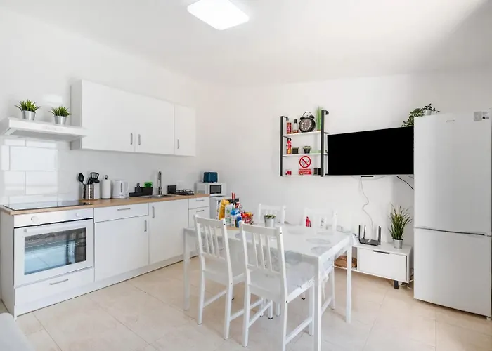 Casa Aurora Private With Heated Pool Güime