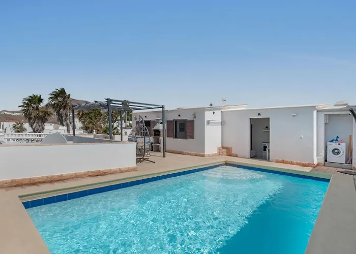 Casa Aurora Private With Heated Pool Güime