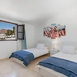 בית נופש Casa Aurora Private With Heated Pool Güime